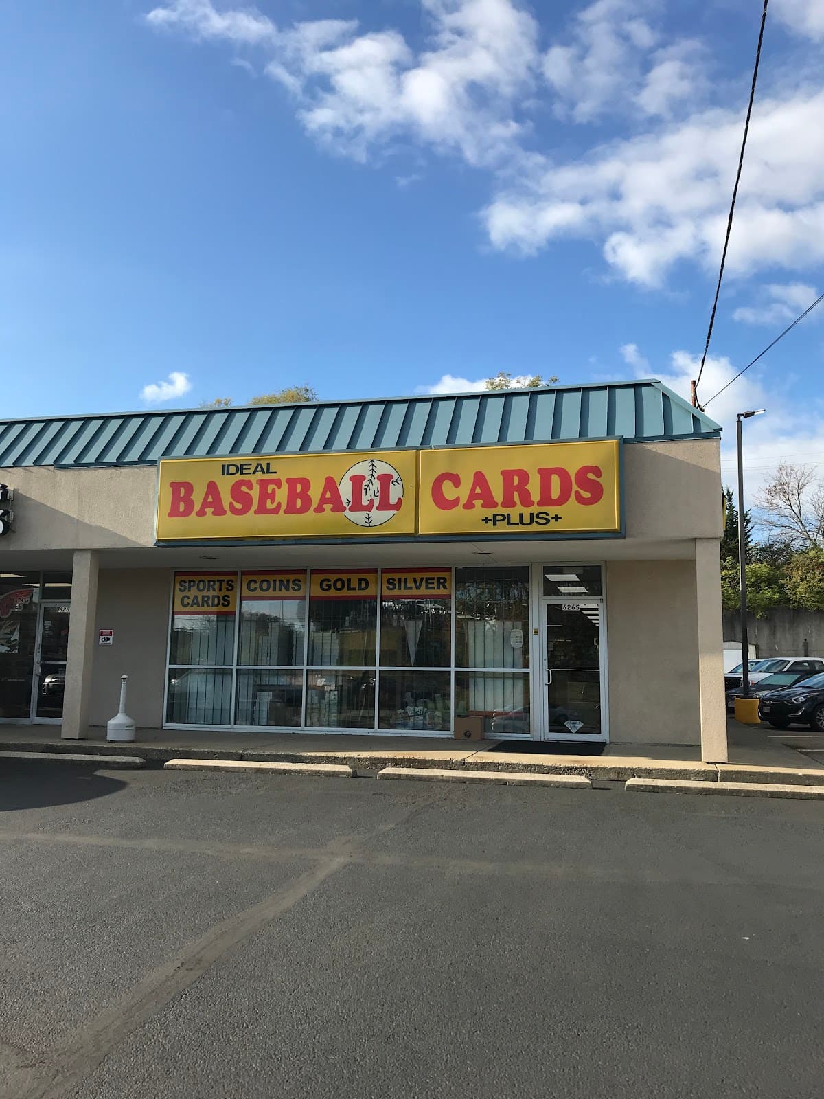 Ideal Baseball Cards in Cincinnati, Ohio