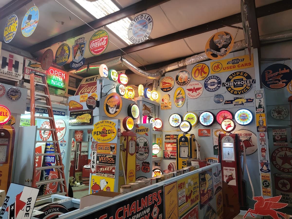 R & R Collectibles in Myrtle Beach, South Carolina