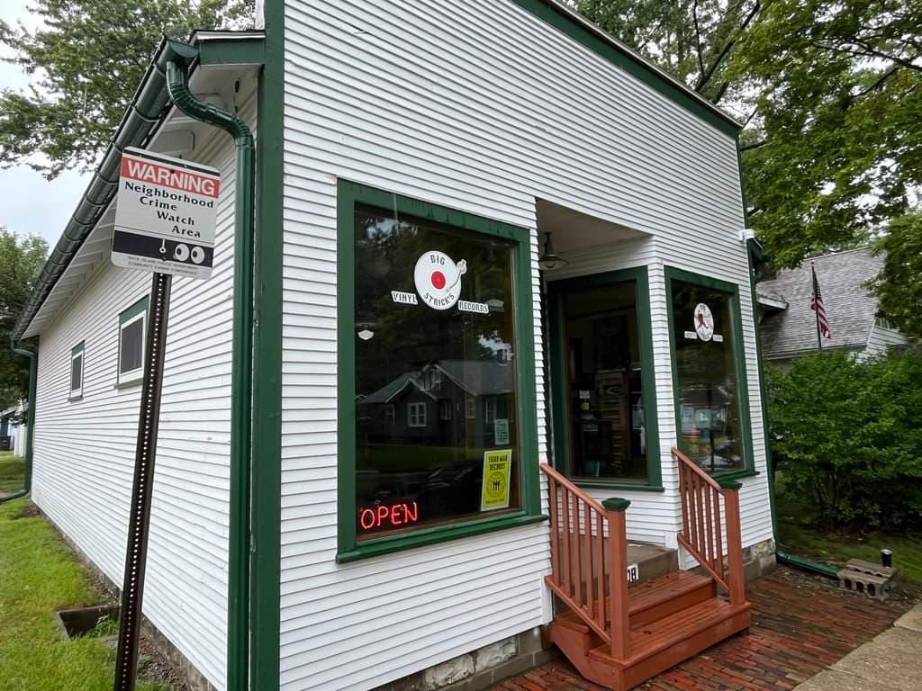 Big Strick's Sports Cards, Vinyl Records and Collectibles in Davenport, Iowa